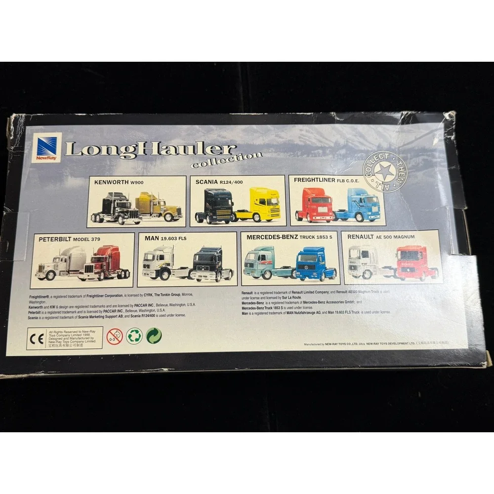 Peterbilt Model 379 LongHauler Collection-1:32 Die-Cast Truck, Silver 52803